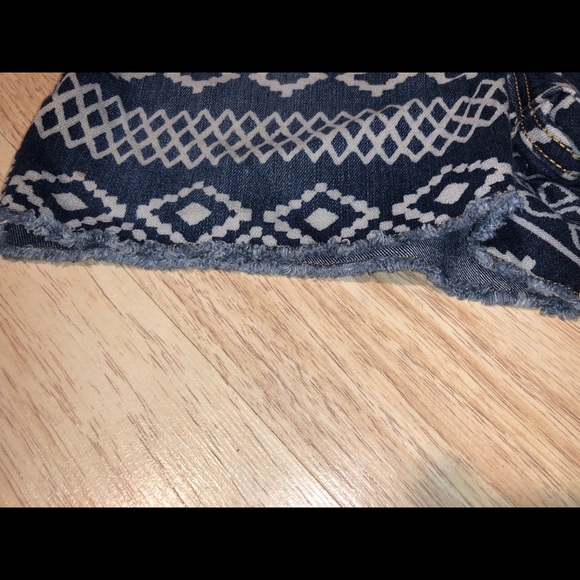 Old Navy Pattern Jean Short Size10Regular Standard - Picture 3 of 8